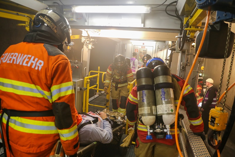 Rettungsuebung Loetschberg Basistunnel